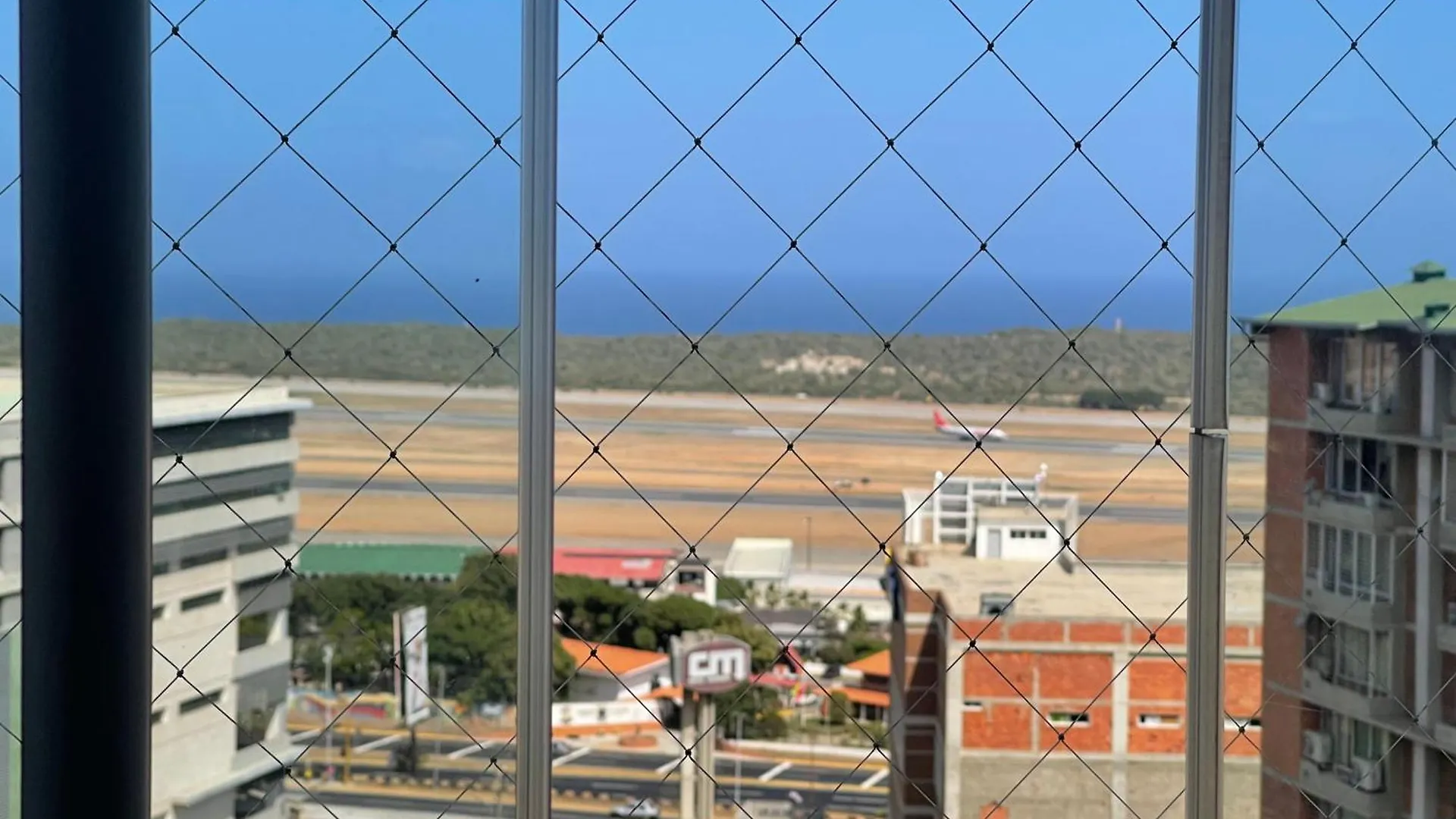 Apartamento Completo Frente Al Aeropuerto Ideal Para Viajes Y Transito En El Aeropuerto Catia La Mar 0*,  Venezuela