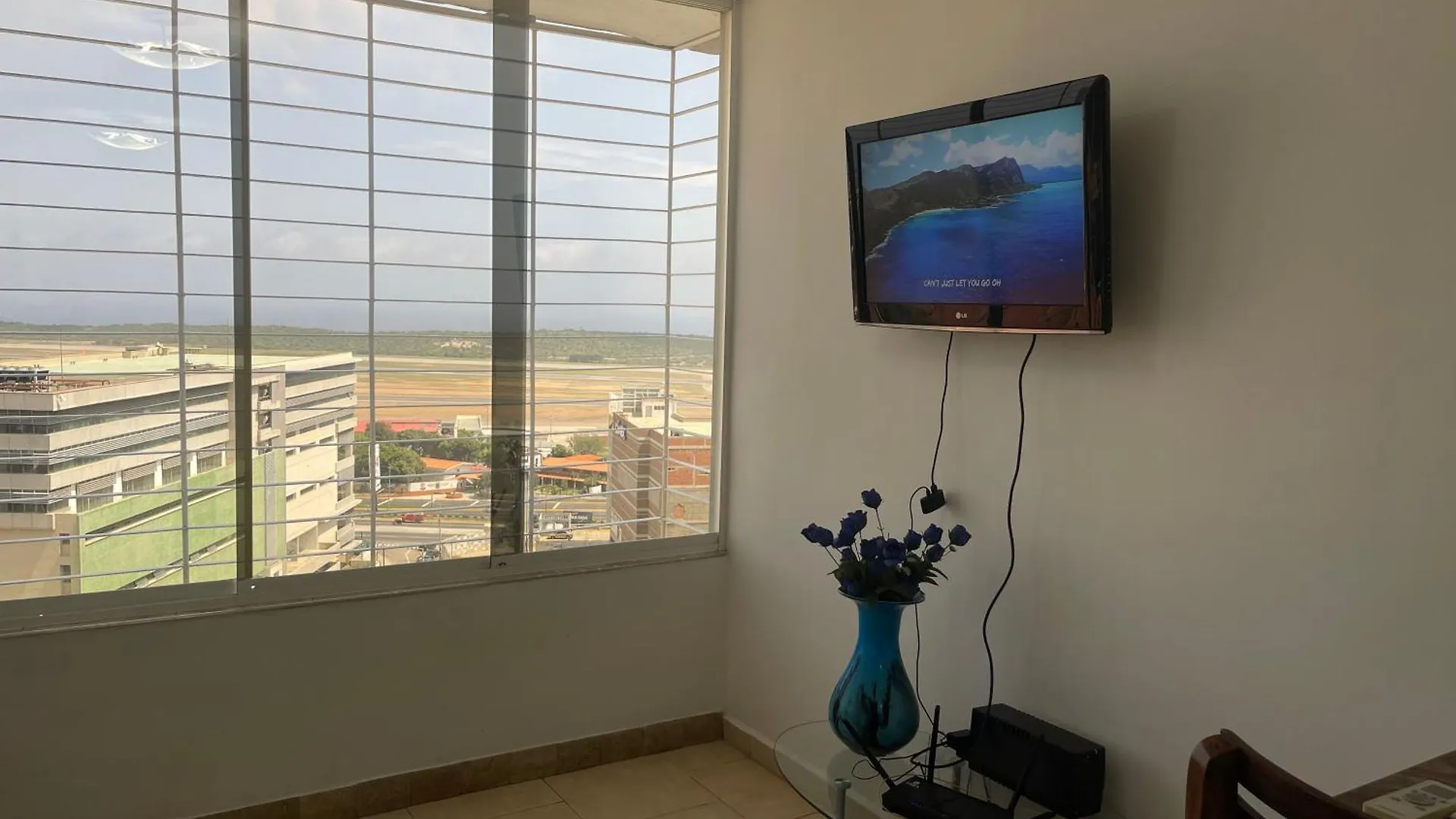 Apartamento Completo Frente Al Aeropuerto Ideal Para Viajes Y Transito En El Aeropuerto Catia La Mar Venezuela